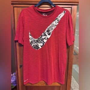 Nike Men's Red Swoosh Graphic Tee Dri Fit sz Med